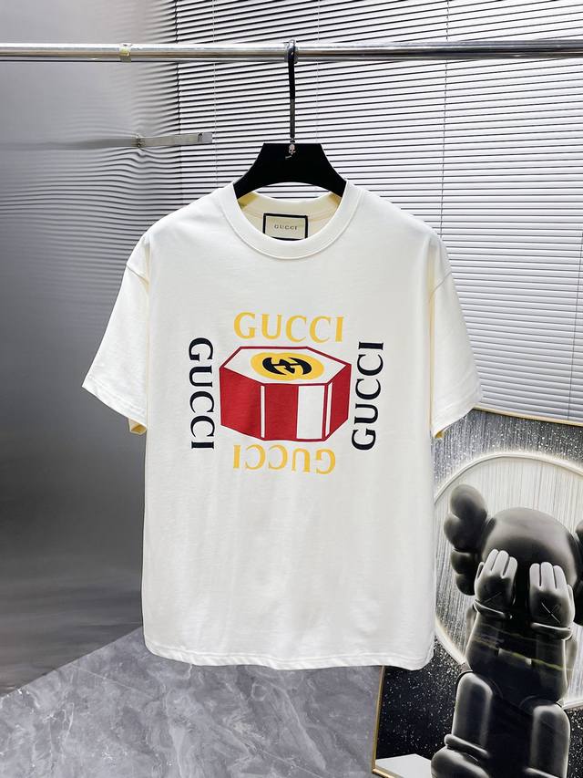 古奇 Gucci 2024Ss新款 圆领 短袖 T恤 体恤 半袖 ，高端版本！专柜定制面料 透气舒适度高，细节无可挑剔，品牌元素设计理念，体现高品质。手感细腻柔