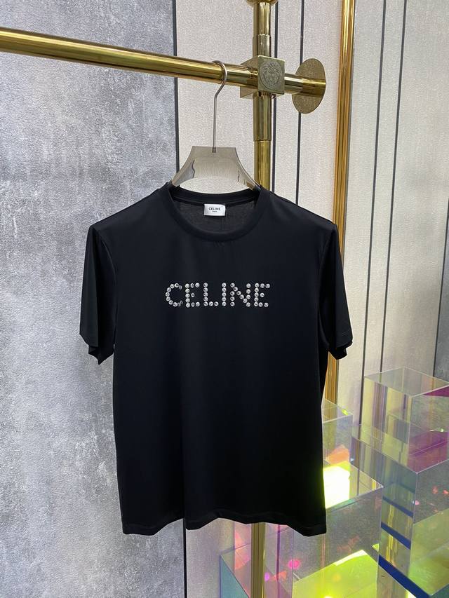 Celine 2024春夏新品进口金属烫片点缀字母图案短袖t恤；