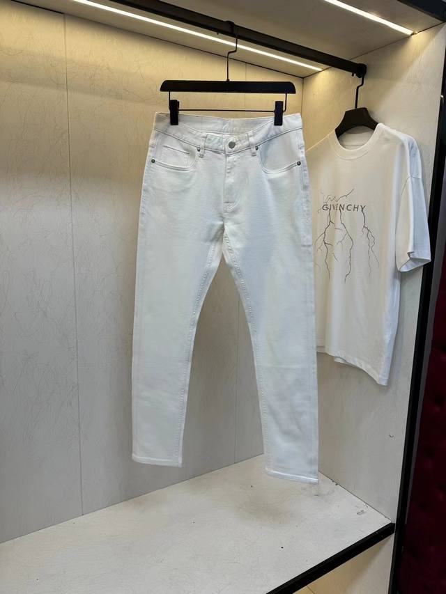 上新 24Ss P家 早春新款白牛仔裤 原版复刻 顶级高品质 修身剪裁 重工洗水 码数29-38 35 37