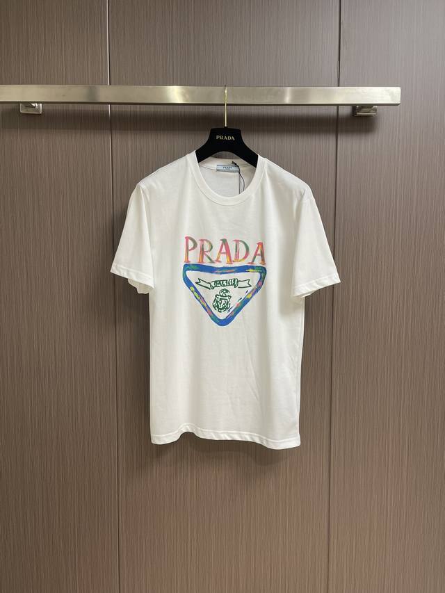 Prada 2024Ss新款手绘款圆领短袖t恤，定制纯棉面料，无论是上身舒适度还是都是无可比拟的存在 尺码：Xs-L
